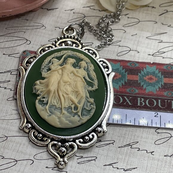 Dancers Muses Muse Cameo Green Victorian Necklace Charm Gift Mom Wife Daughter - Picture 10 of 10